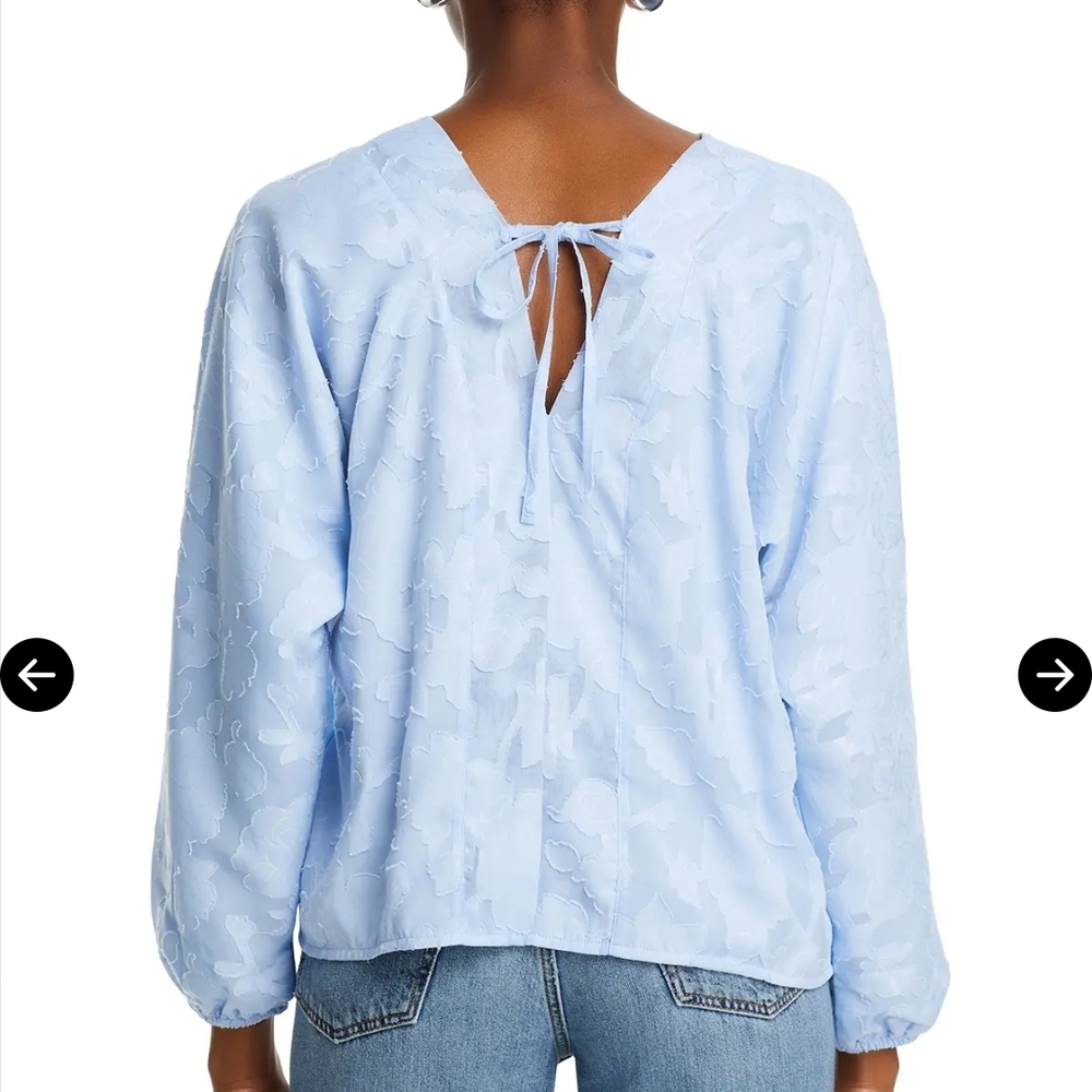 Koko & Mason - Light Blue V-Neck Long Sleeve Blouse - Sz Small - Picture 4 of 5